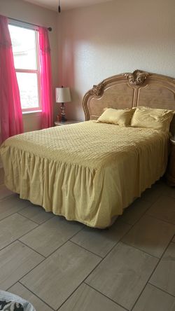 Queen Size - yellow Samantha Ruffle Bedspread with quilted design and ruffled skirt.
