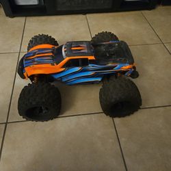 Traxxas Max 4cell Battery Charger And Remote 