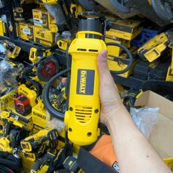 Dewalt Electric Heavy Duty Drywall Cut Out Tool 