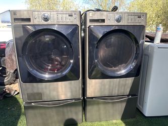 Kenmore Elite Made by LG (Steam•Vibration guard)  Front Load Washer And Electric Dryer On Pedestals. !