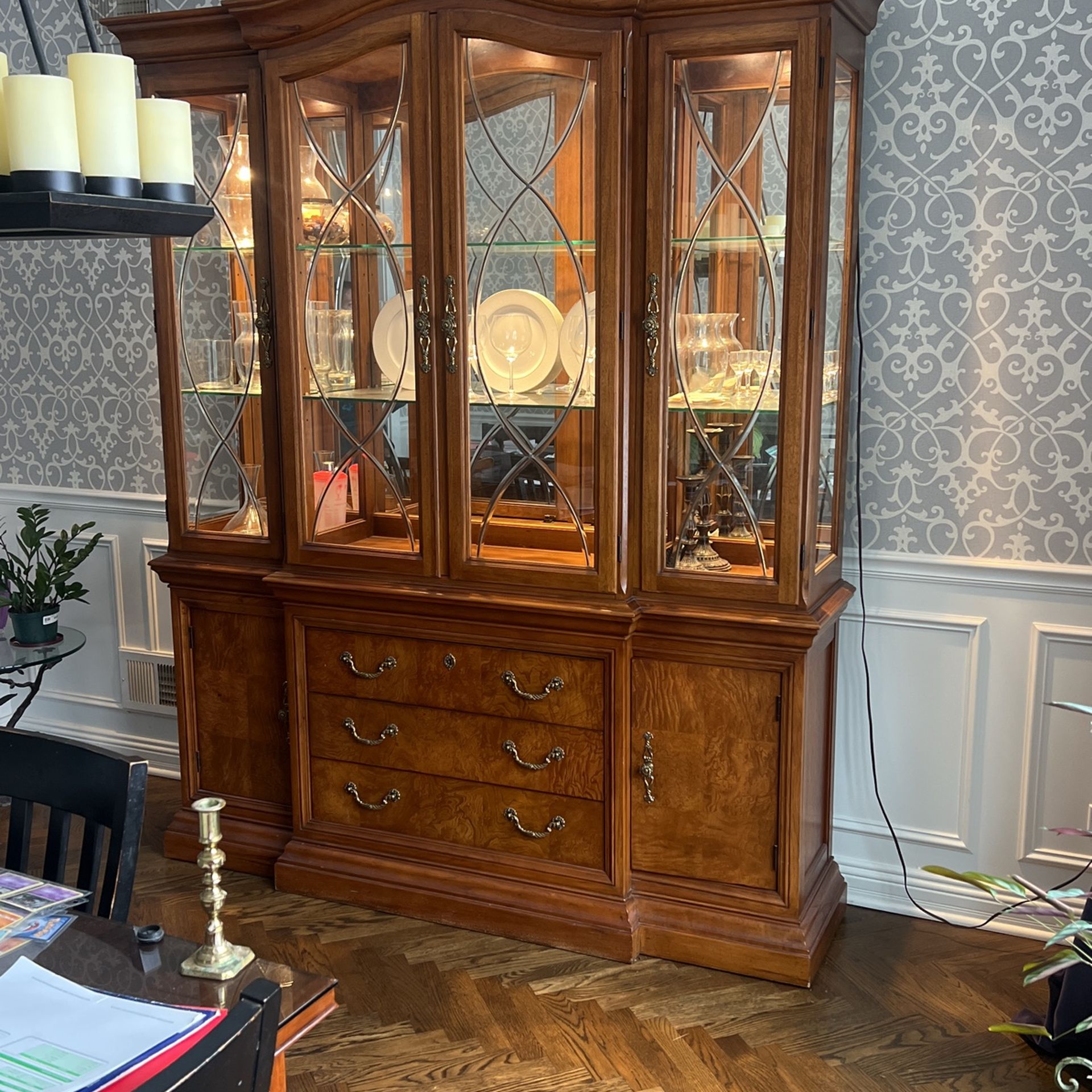 Thomas China Cabinet
