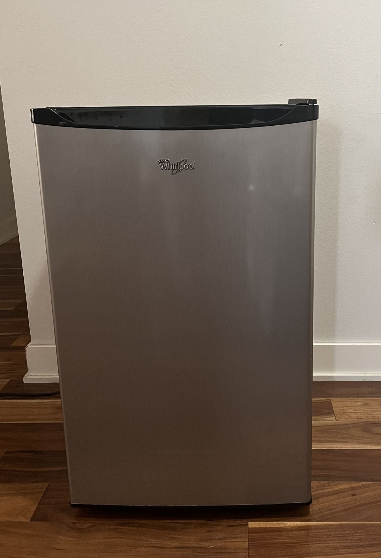 Whirlpool Mini Fridge 