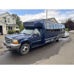 2001 Ford F-550 Super Duty Regular Cab & Chassis