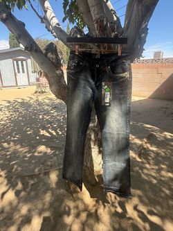 New women’s jeanssize 33 $20