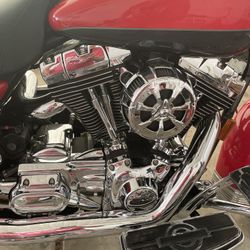 2006 Road King. Many Many Xtras 