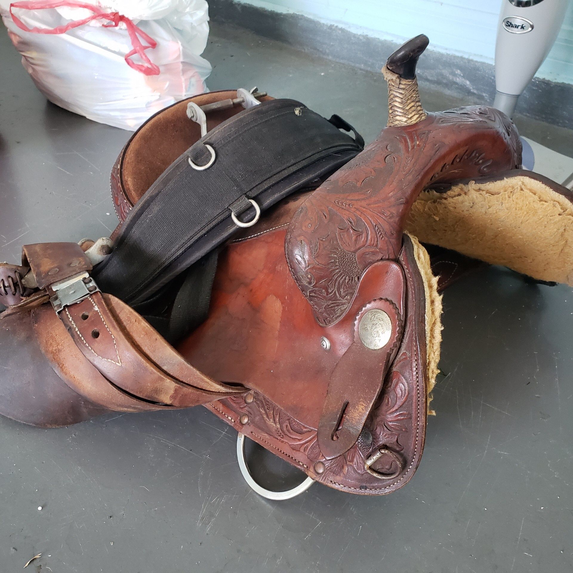 Horse saddle & accessories