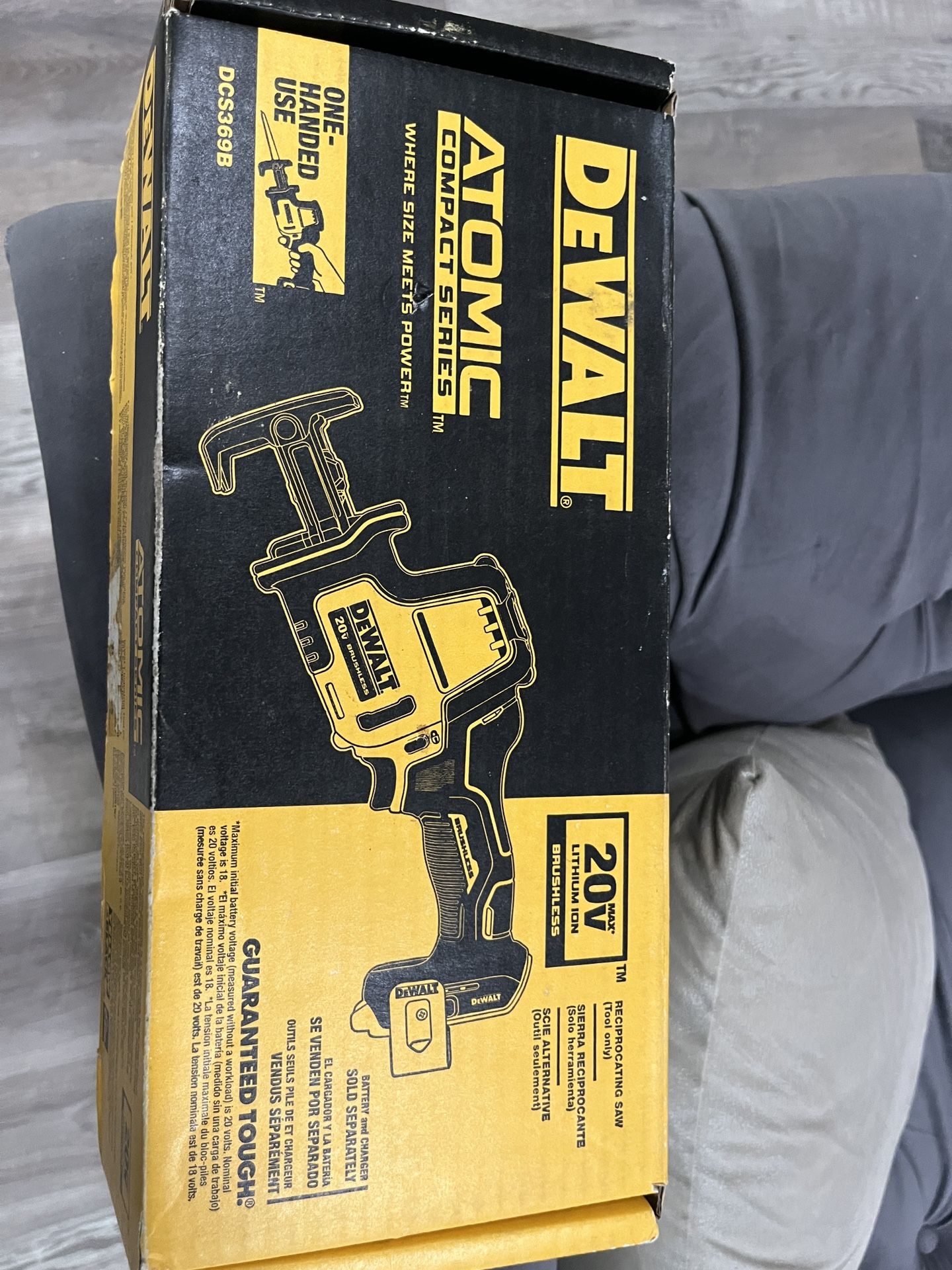 The 20V MAX* XR Brushless Cordless Compact Router . 