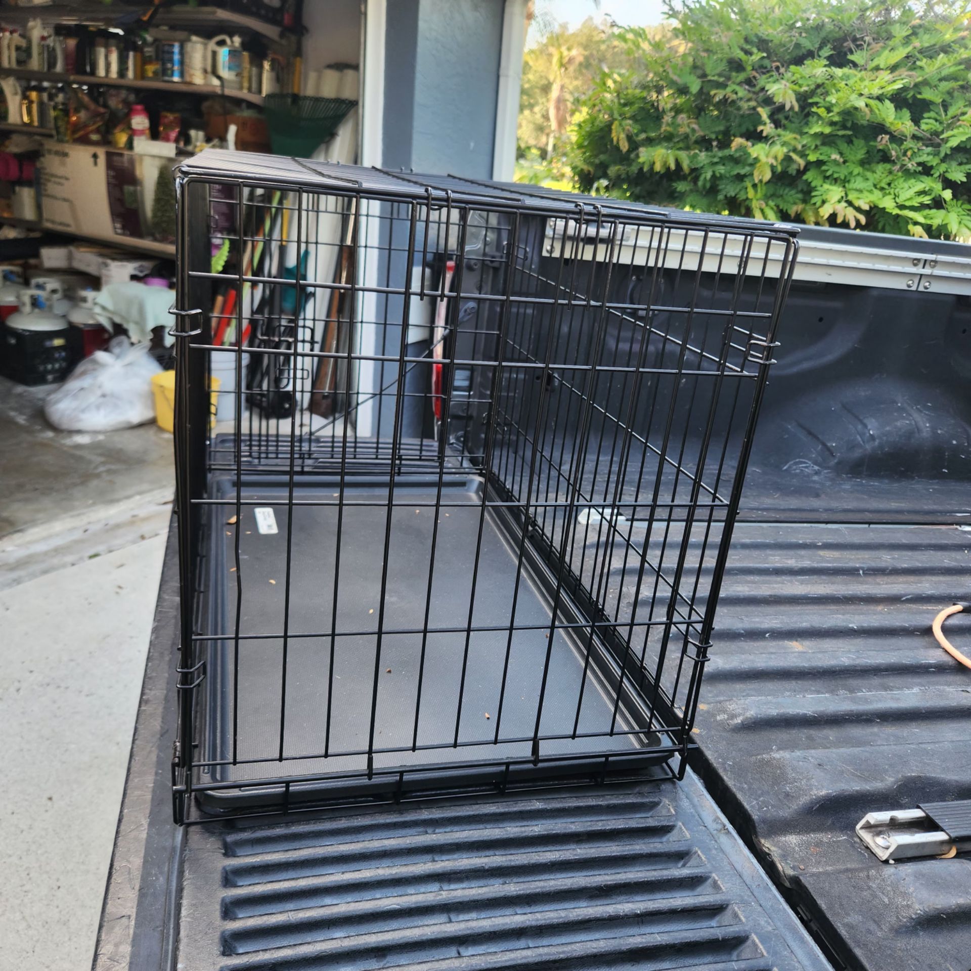 Dog crate