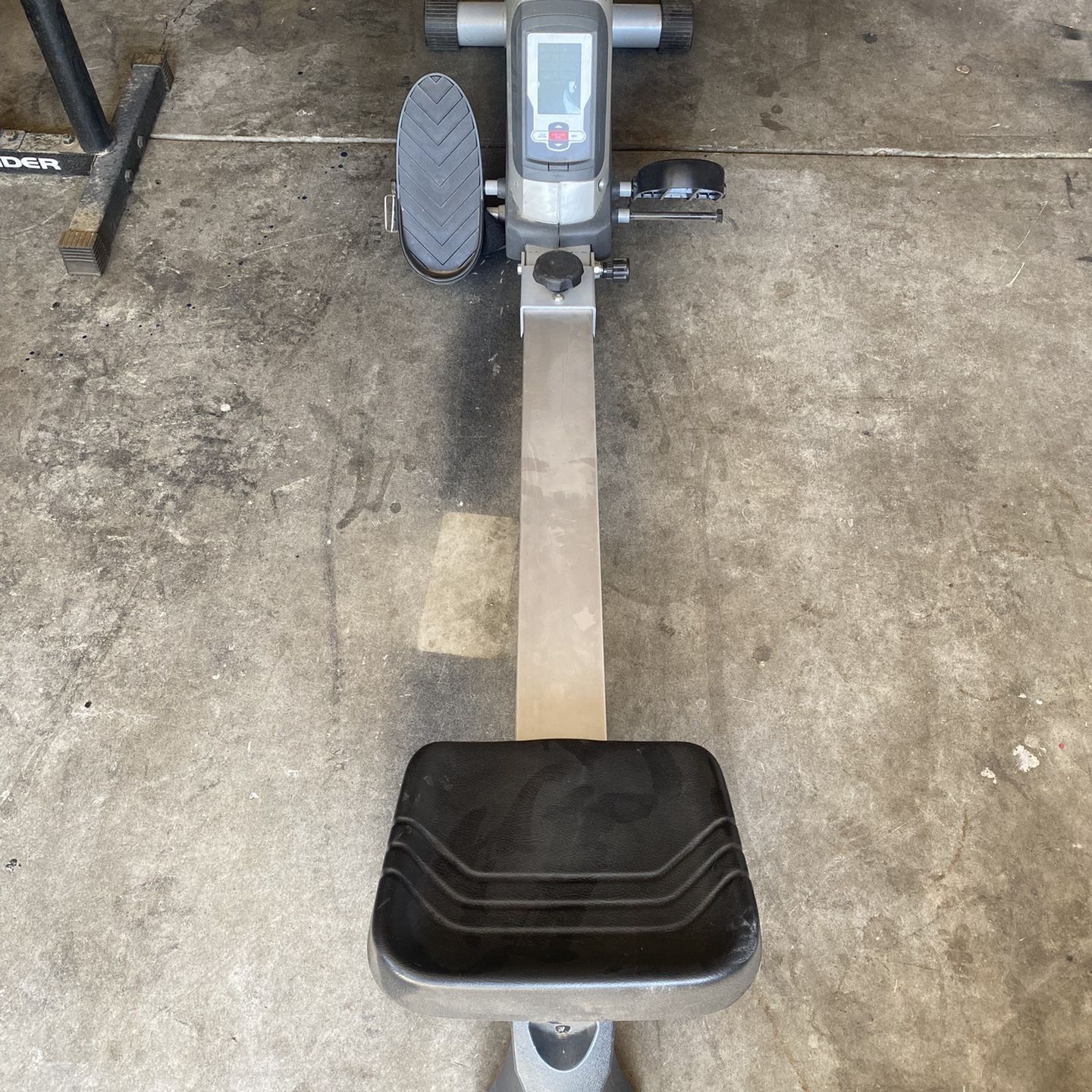 Lifecore r900 rowing machine best sale