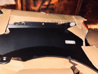 2014 Nissan rouge select both fenders Left and right.