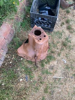 Ford v8 60 transmission case