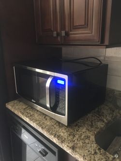 Oster microwave very clean and excelent condition