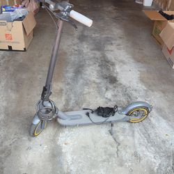 Electric scooter