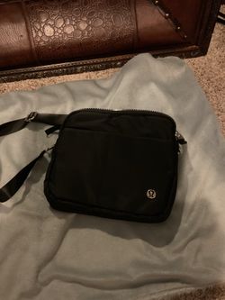 Lululemon  crossbody bag