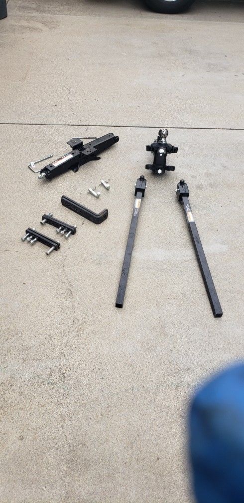 Travel Trailer Weight Distribution Hitch And Leveling Jack