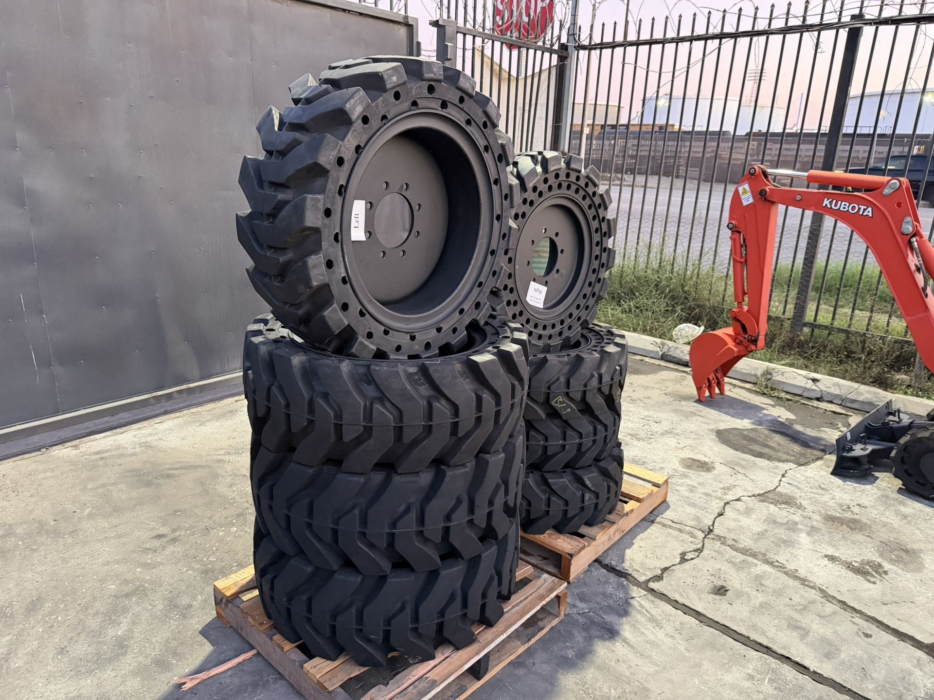 Skid Steer Solid Tire