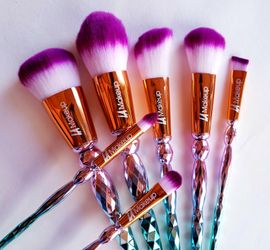 Beautiful high quality makeup brushes 7pcs