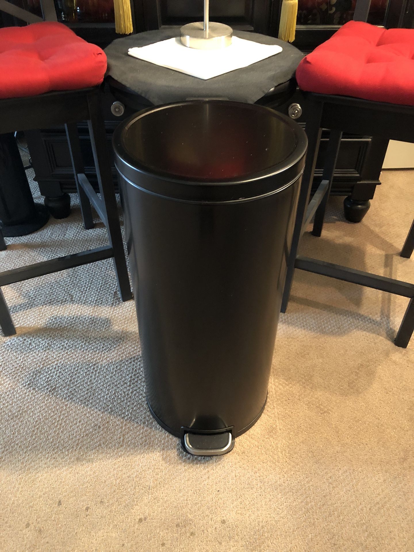 Tall/Large Metal Kitchen Step Pedal Trash can w. Removable Plastic Trash Bin Liner-Black