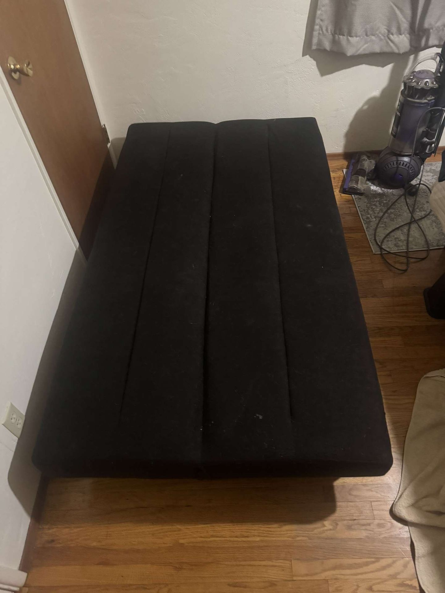 Black Futon