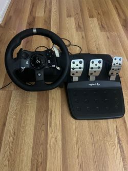 Logitech G920 Racing Wheel and Pedals