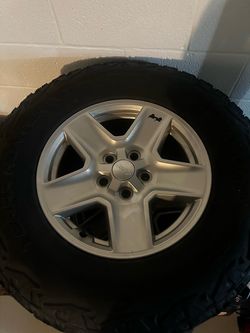 OEM Jeep Gladiator wheels and tires