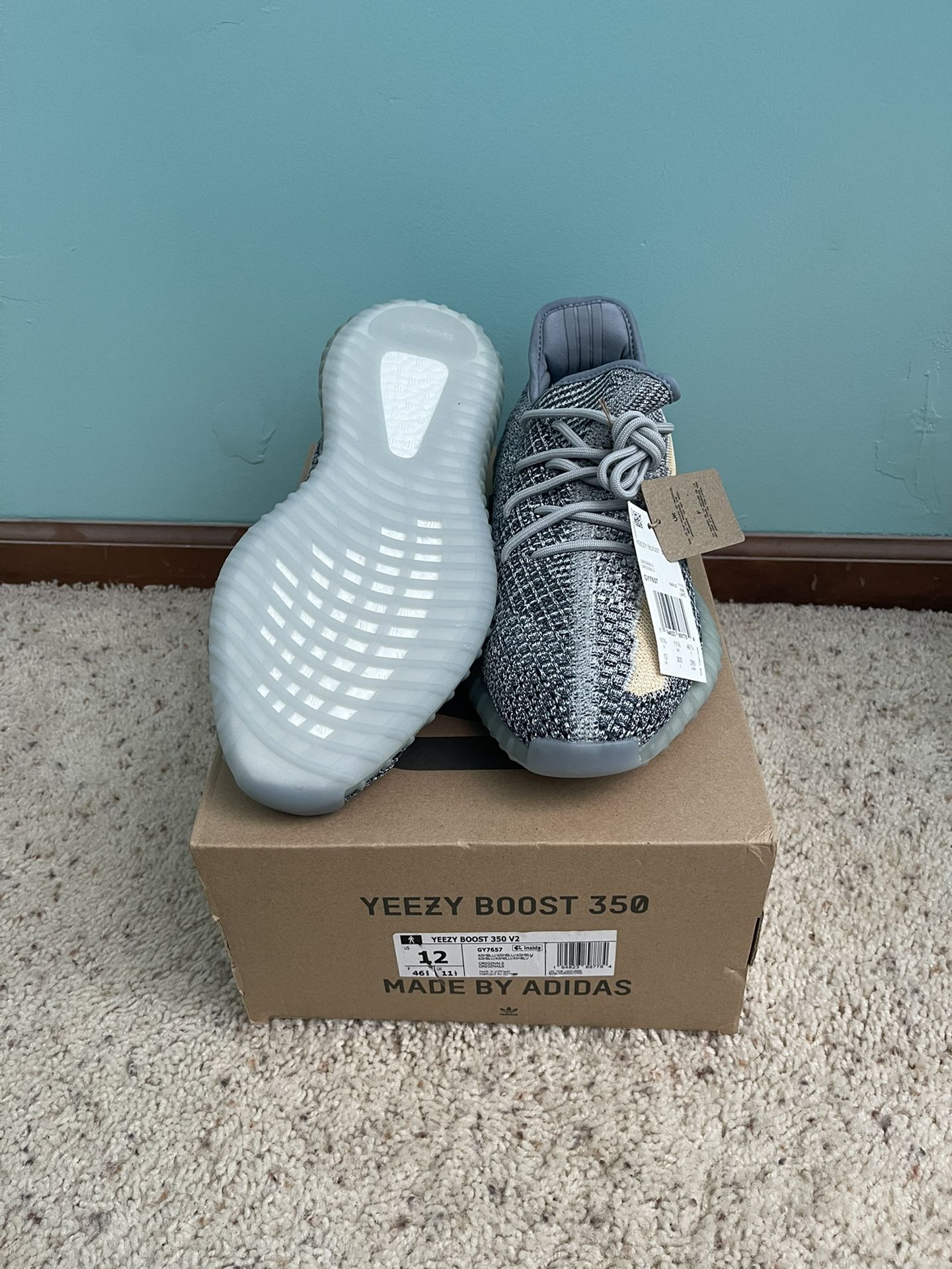 Yeezy Boost 350 V2 (Ash Blue)