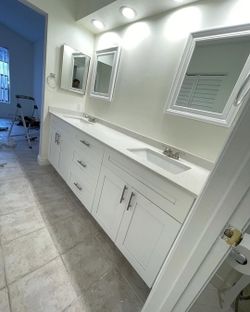Shaker White / Bathroom Vanity at an Affordable