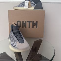 Yeezy QNTM Basketball 