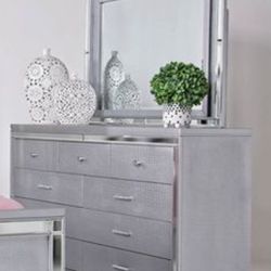 Valentino Dresser in Silver