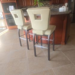 2 Stools