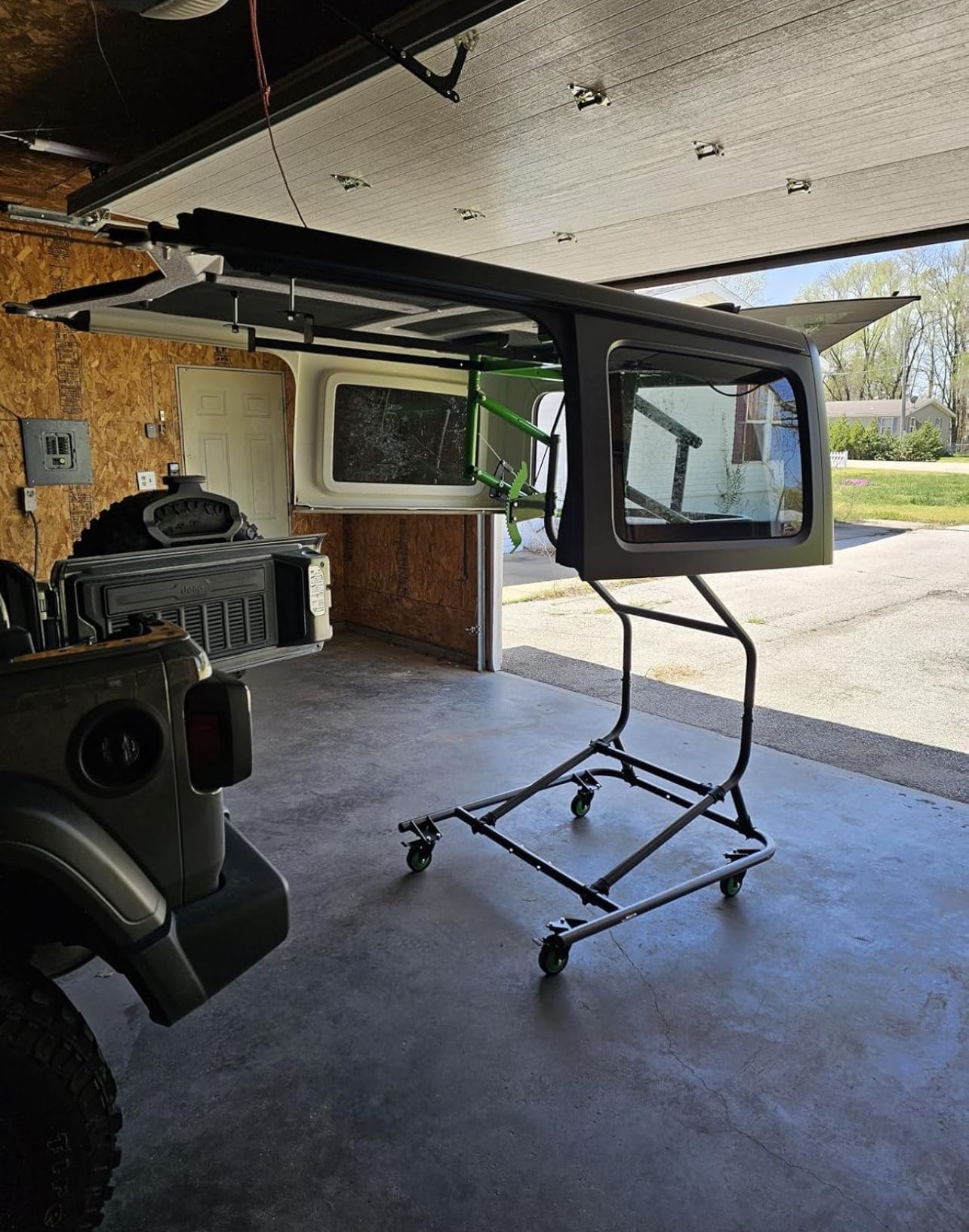 Top Lift Pro Jeep Roof Removal System - Like New