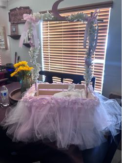 Babyshower girl clothes hanger box