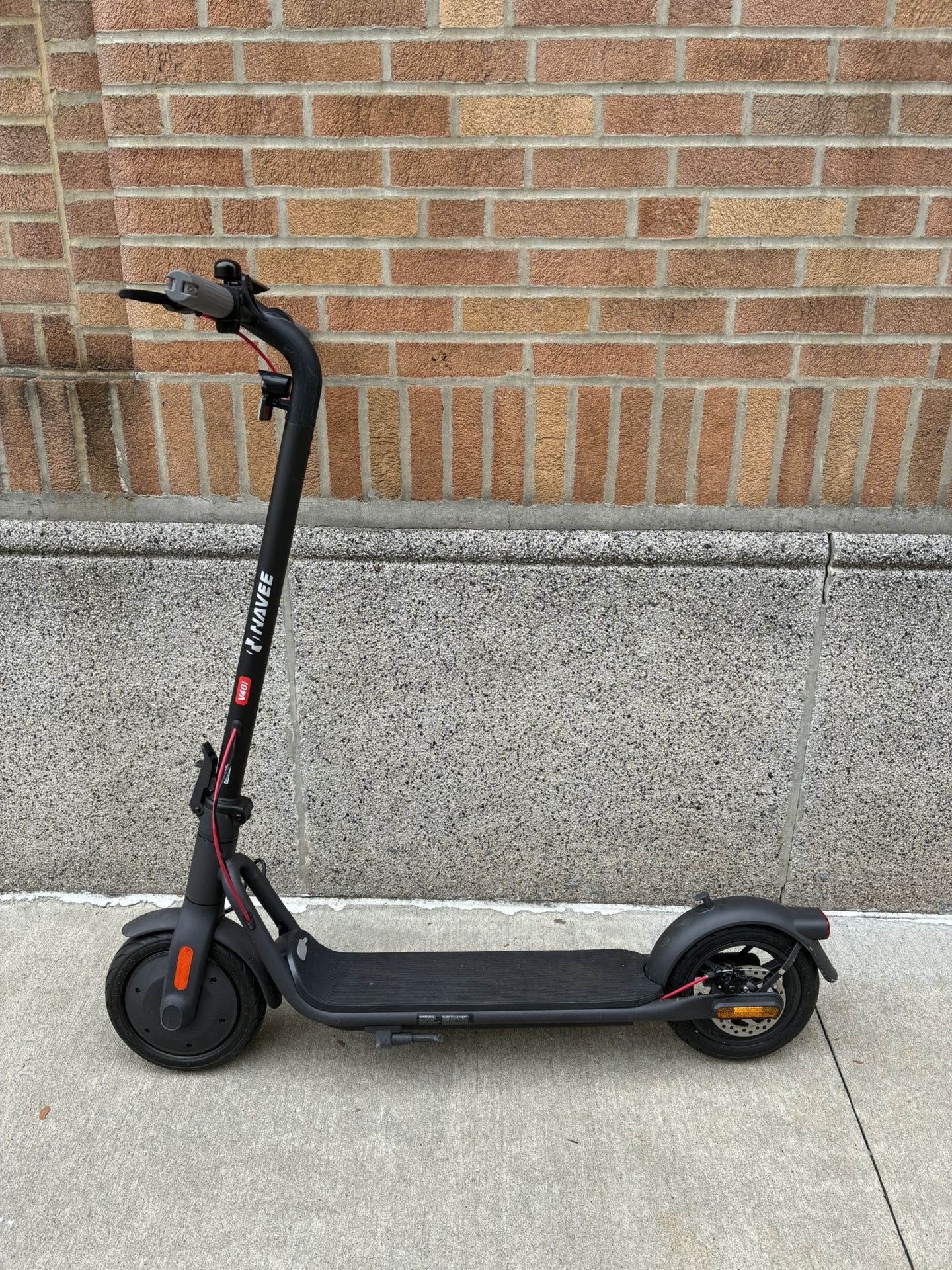 NAVEE Electric Scooter V40i
