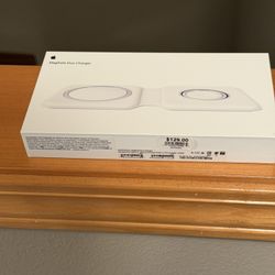 MagSafe Duo Charger