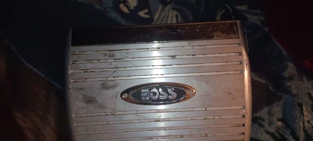Boss Amplifier 2000watts