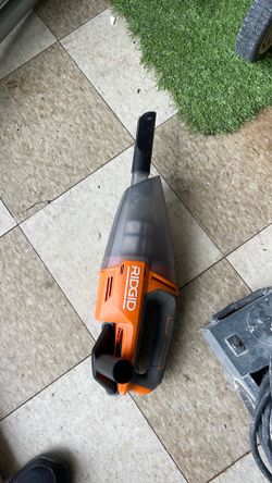 Portable vacuum