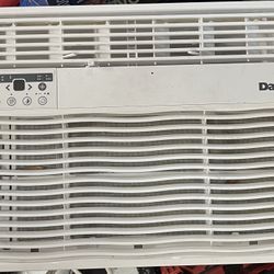 12000btu Danby Window AC with Digital Remote And WiFi.  