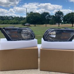 2010-2012Mustang  Gt Headlights 