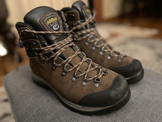 Winter Hiking Boots
