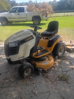 Cub Cadet LTX1045 Riding Lawn Mower
