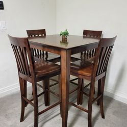 Bar Height Table & 4 Chairs - Good Condition 