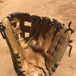 Easton Baseball glove