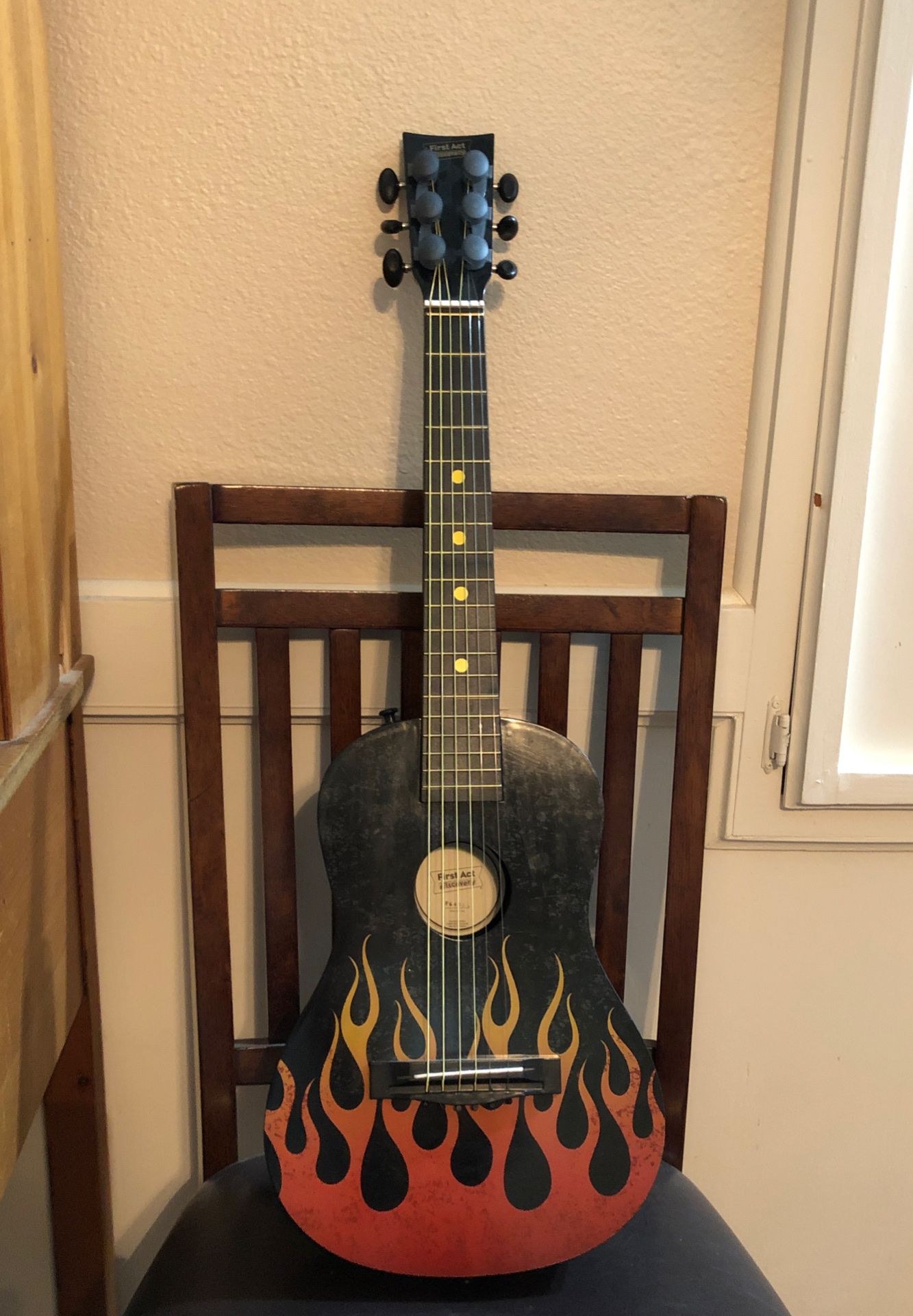 Kids First Act Discovery Acoustic Guitar FG4054 32” Length Youth Child Flames