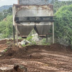 Big Animal Feeder.  Free