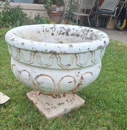 Pair of Vintage Concrete Roman Urn Garden Planters (21" x 21" x 18")