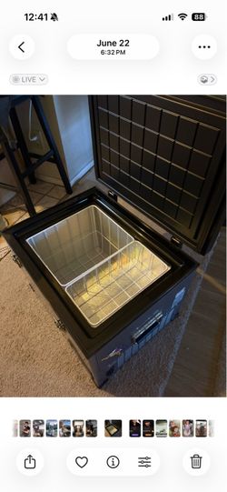 Mini electric fridge