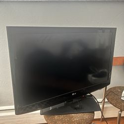 📺 LG 37” LCD TV – Model 37LD320H