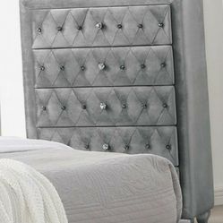 Silver chest new in box diamond studs