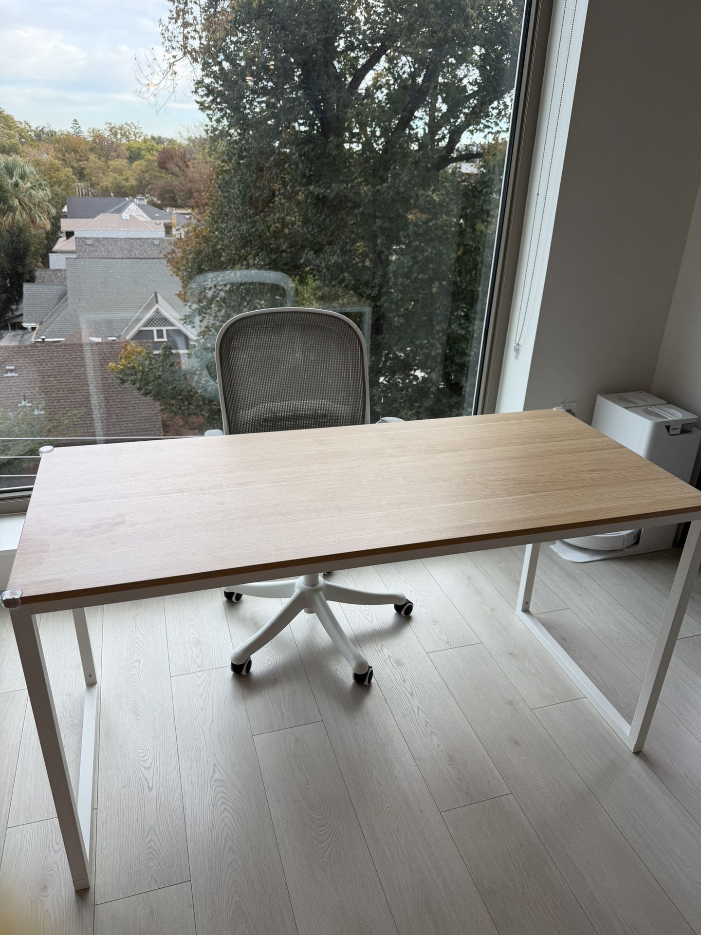 πͺ Minimalist Desk + Ergonomic Chair Set