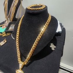 Cuban Link chain And pendant With Bracelet combo gold Plated 